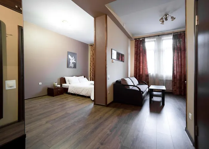 Apartamento на площі митній